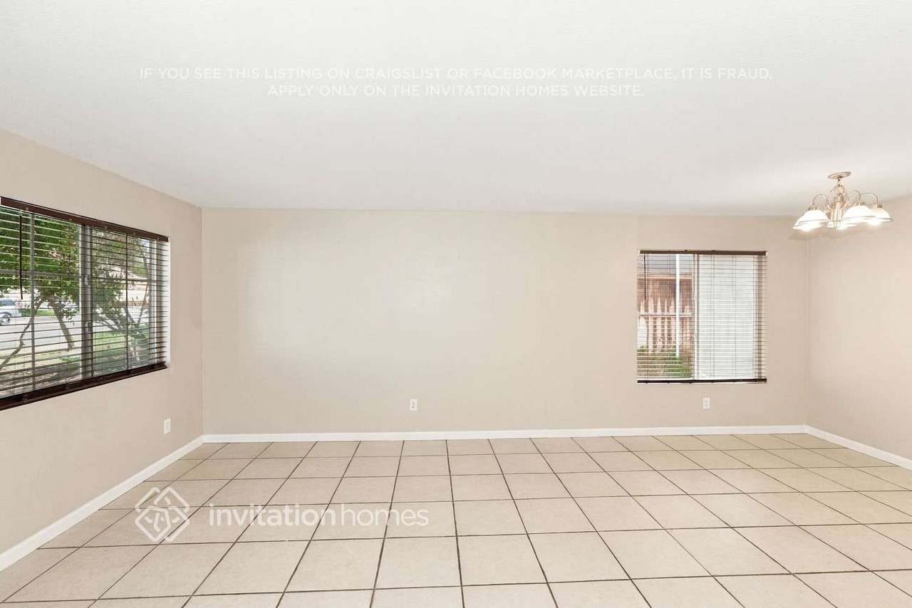 781 Hillview St - Photo 4 of 17