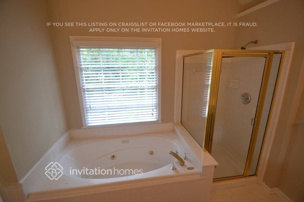 7401 Bayside Trl - Photo 5 of 7