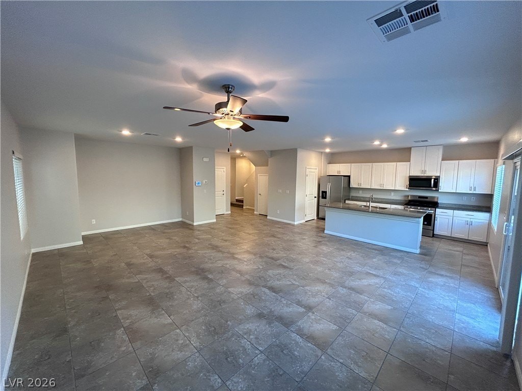 1054 Twincrest Ave - Photo 4 of 45