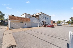 featured image of 228 W Barker Ave #D