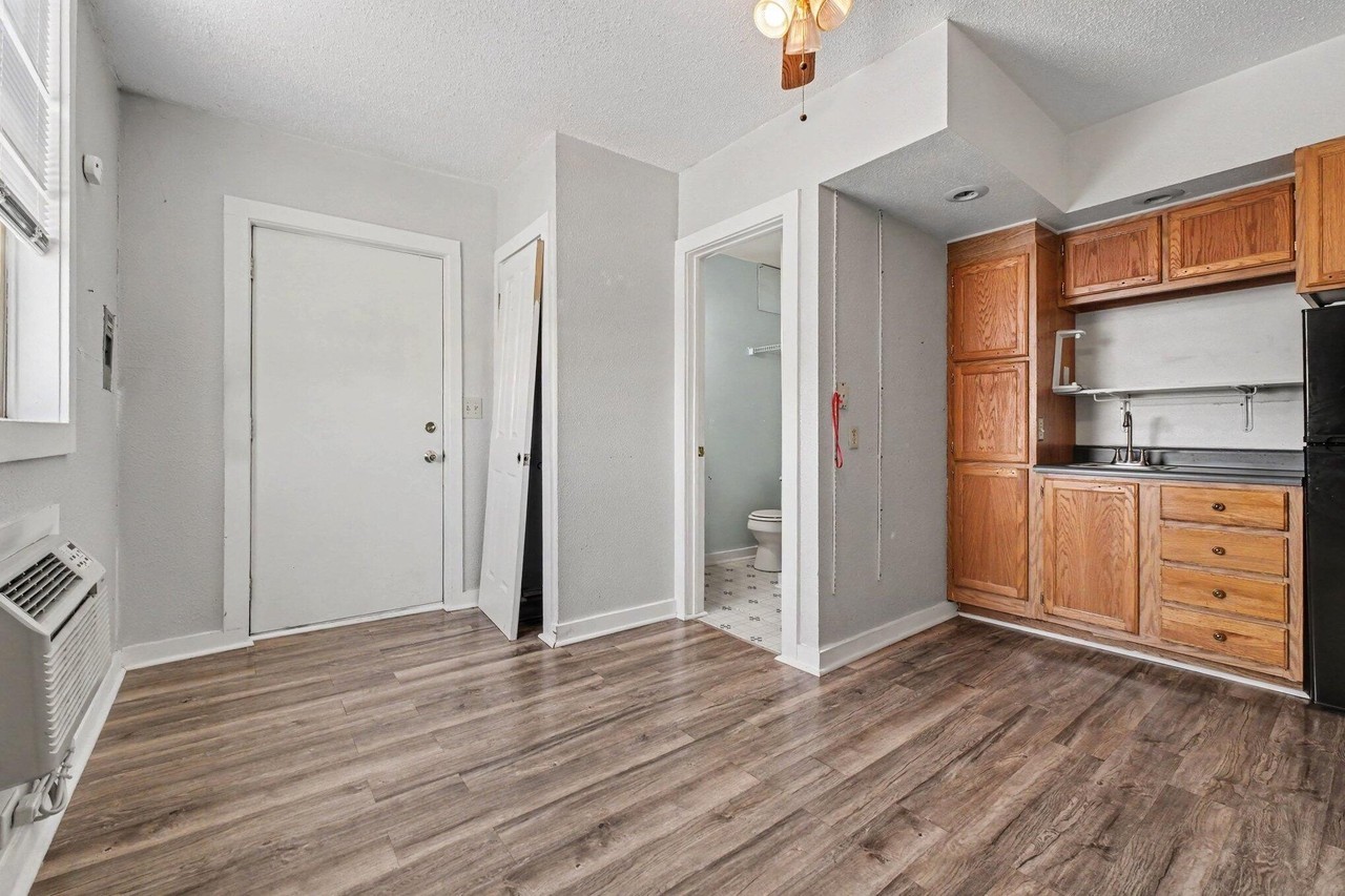 228 W Barker Ave #D - Photo 4 of 12