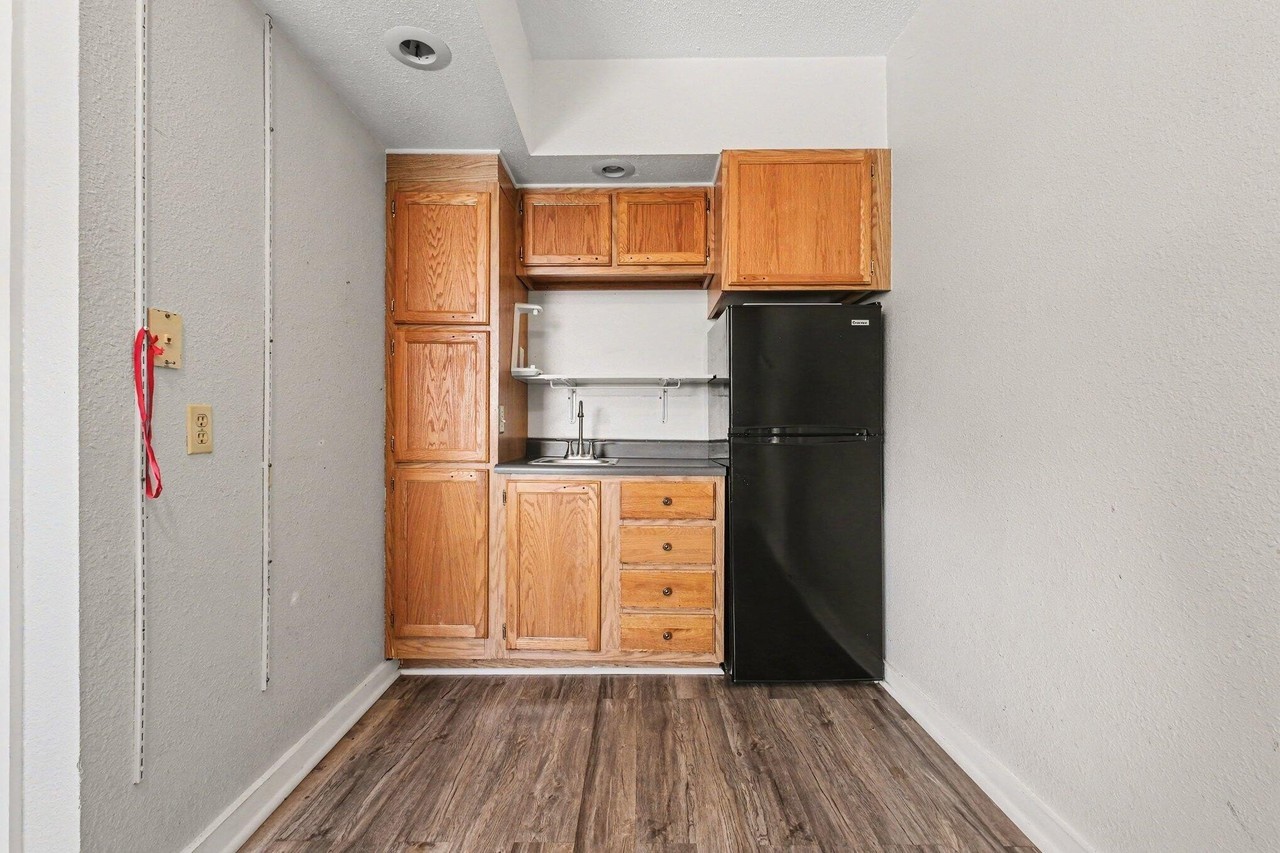 228 W Barker Ave #D - Photo 5 of 12