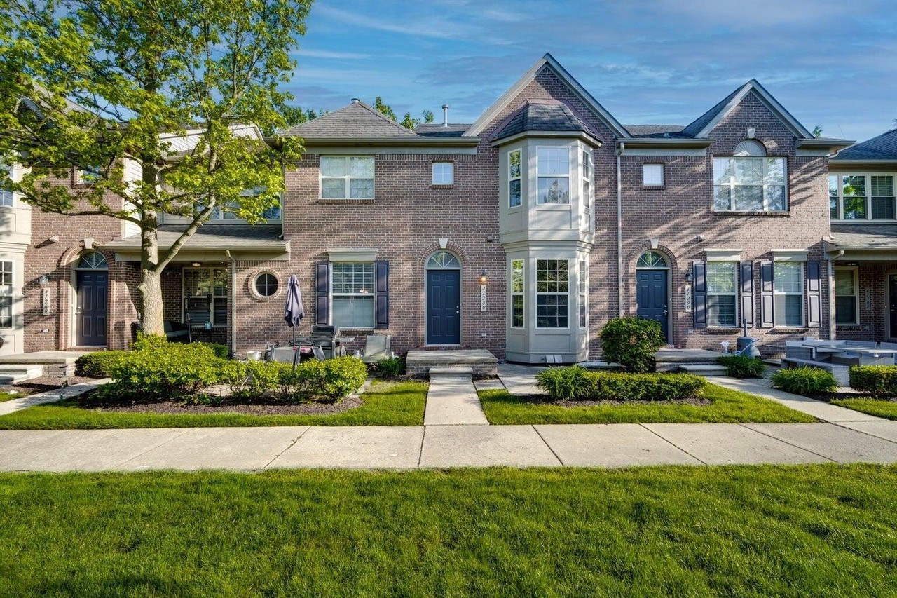 41280 Maplewood Dr