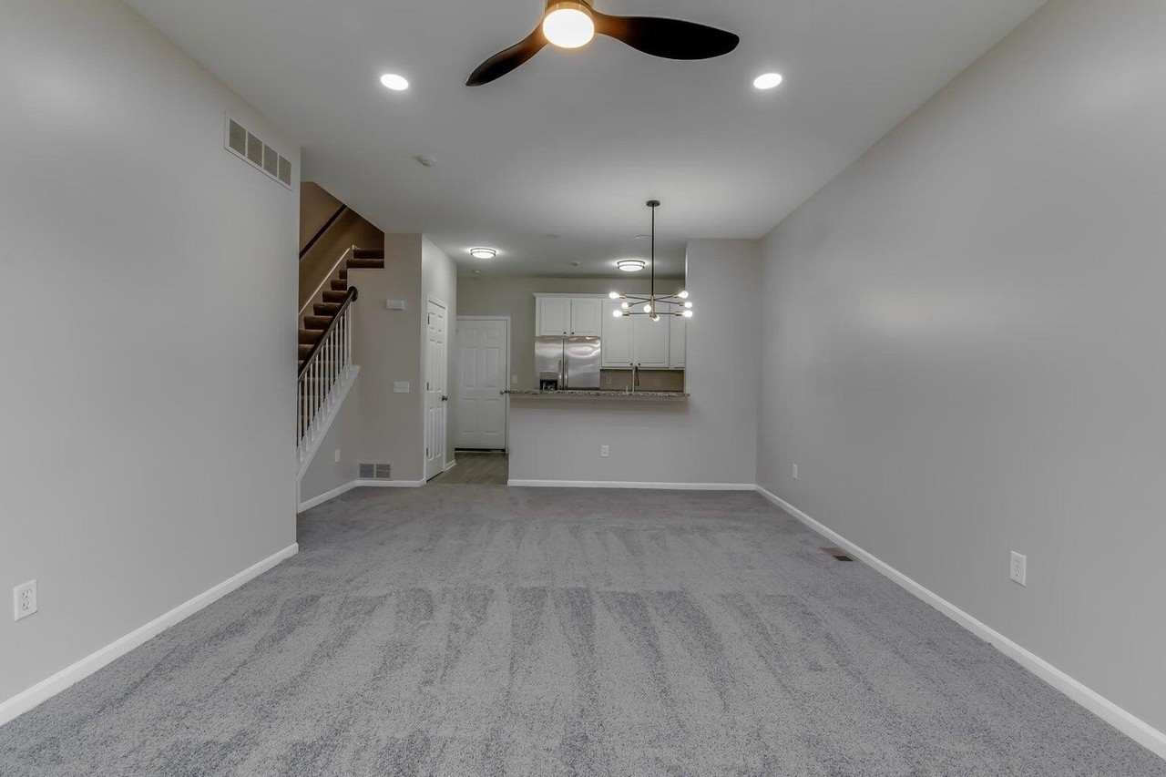 41280 Maplewood Dr - Photo 5 of 16