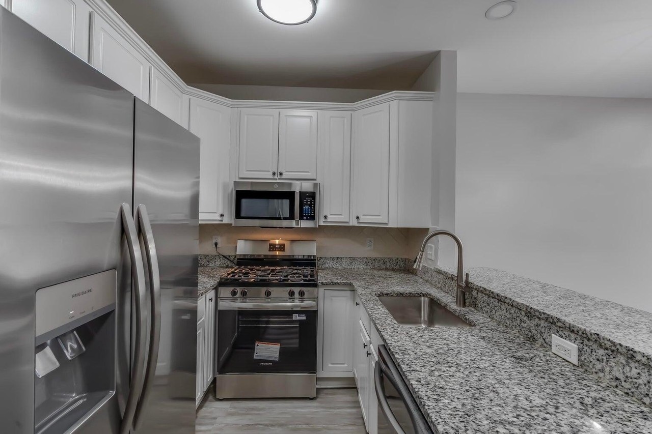 41280 Maplewood Dr - Photo 7 of 16