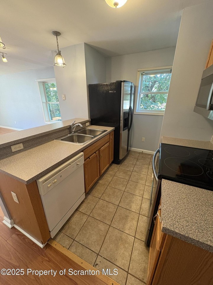 907 Rear Lackawanna Avenue #B - Photo 6 of 17