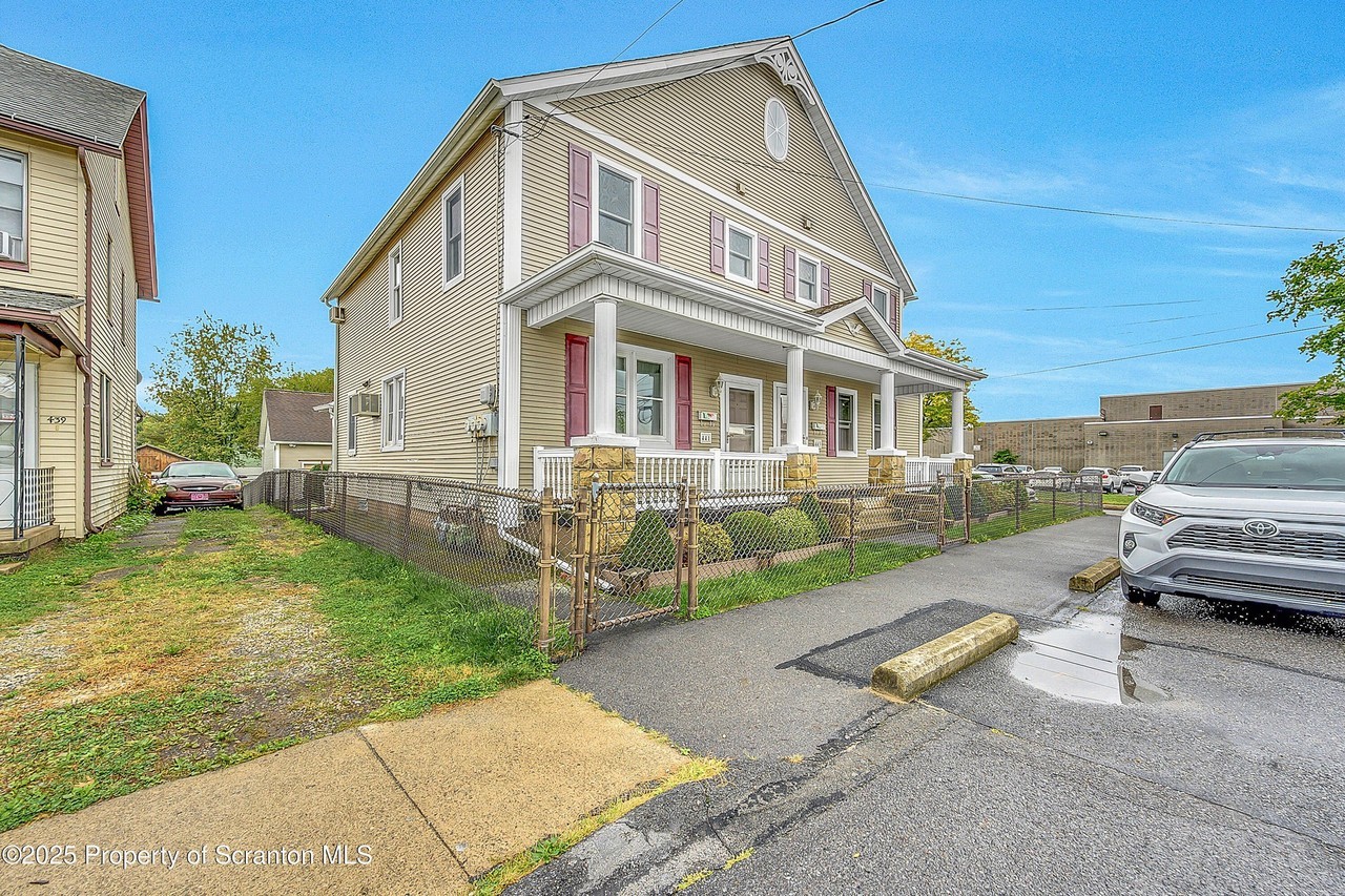 443 14th Ave - Photo 2 of 20