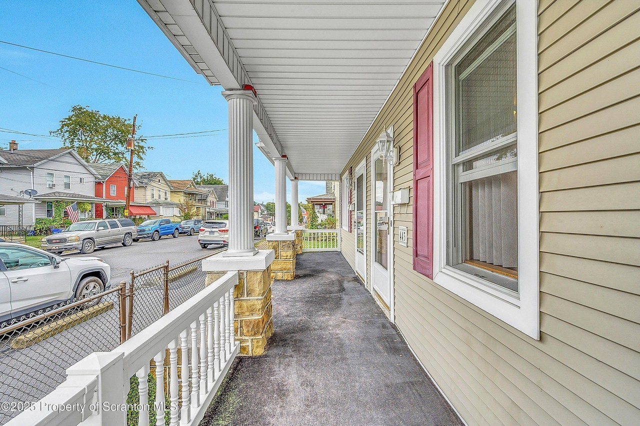 443 14th Ave - Photo 4 of 20
