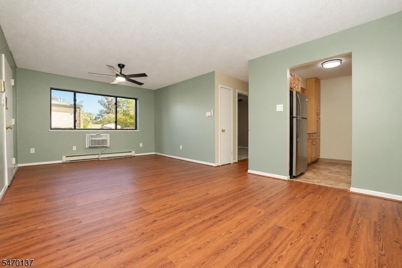 731733 Belleville Ave - Photo 5 of 21