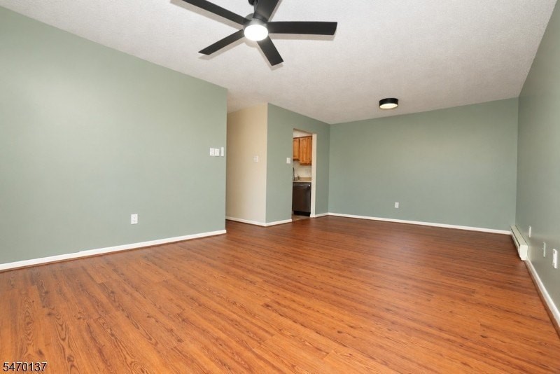 731733 Belleville Ave - Photo 6 of 21