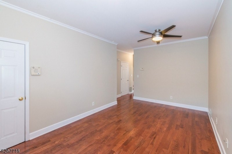 124 Stratford Dr - Photo 4 of 25