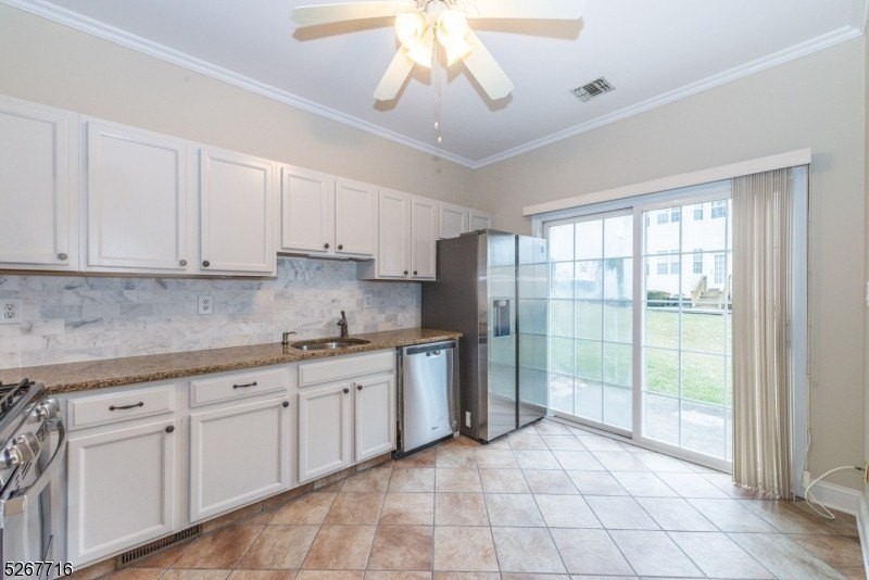124 Stratford Dr - Photo 6 of 25