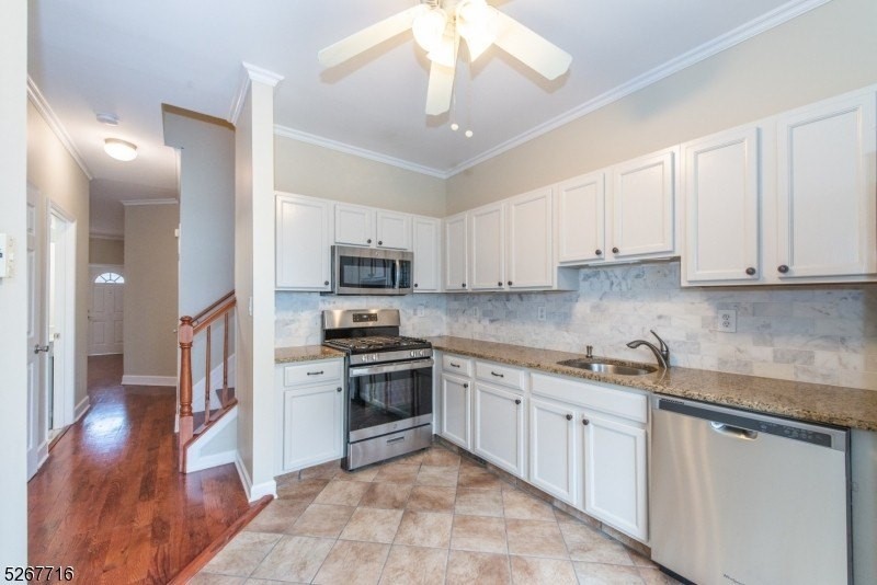 124 Stratford Dr - Photo 7 of 25