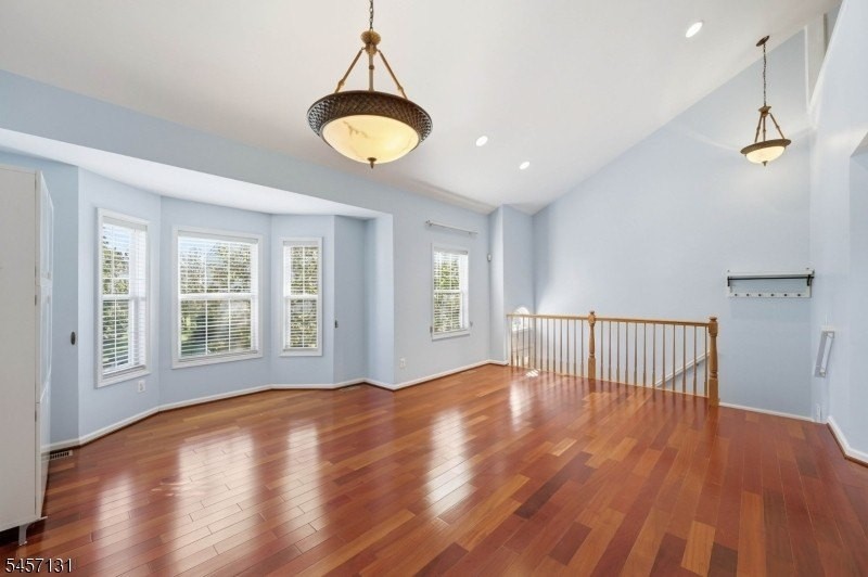 314 Winthrop Dr - Photo 4 of 41