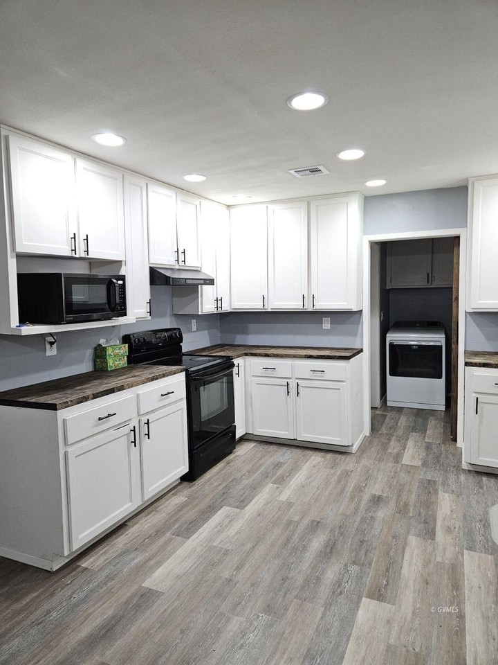 180 S Stadium Ave - Photo 3 of 13