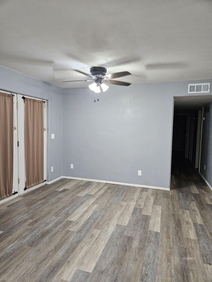 180 S Stadium Ave - Photo 4 of 13