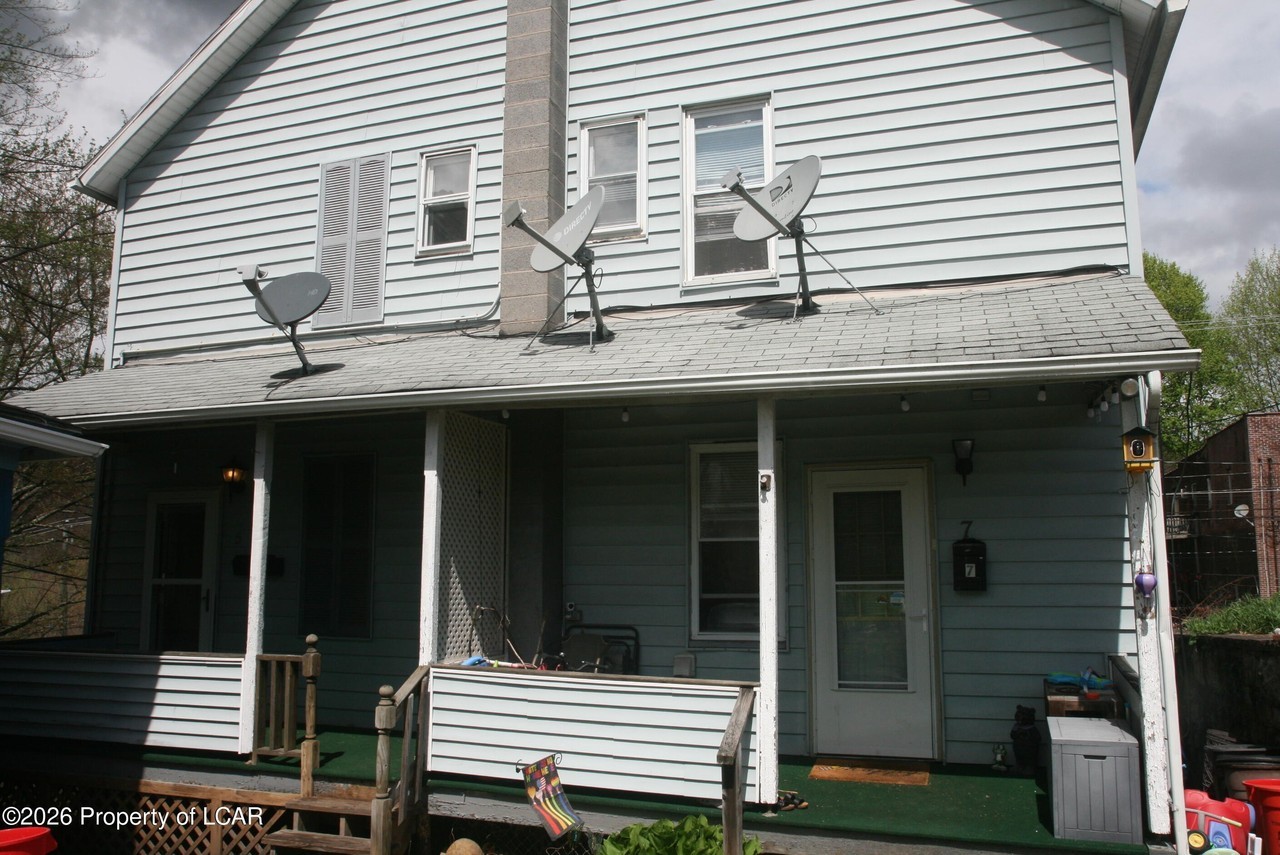 5 E Main St #5REARRIGHT - Photo 2 of 11