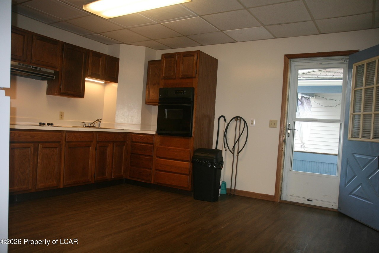 5 E Main St #5REARRIGHT - Photo 3 of 11
