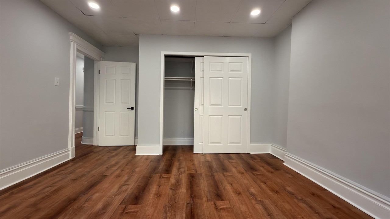 228 60th St #2 - Photo 6 of 18