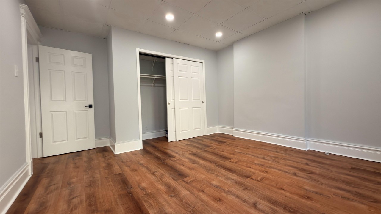228 60th St #2 - Photo 7 of 18