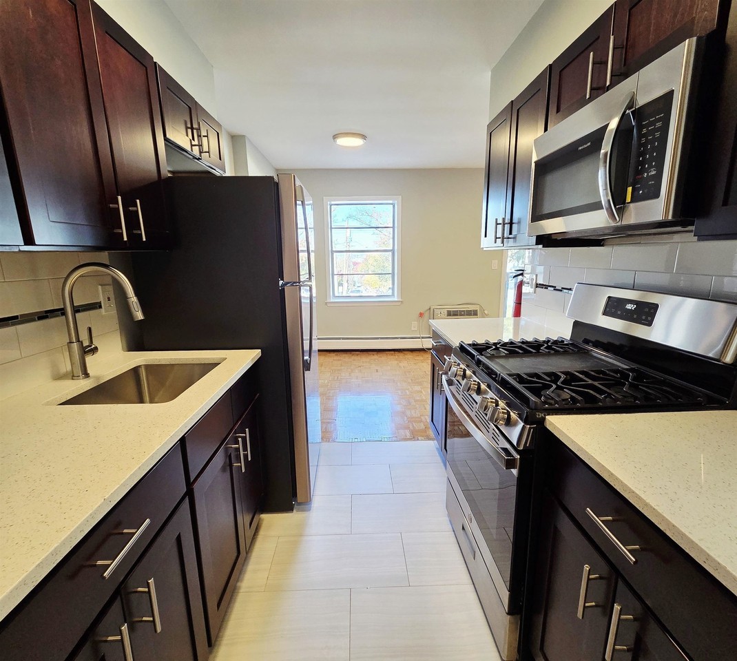 283 Main St #1A - Photo 3 of 10
