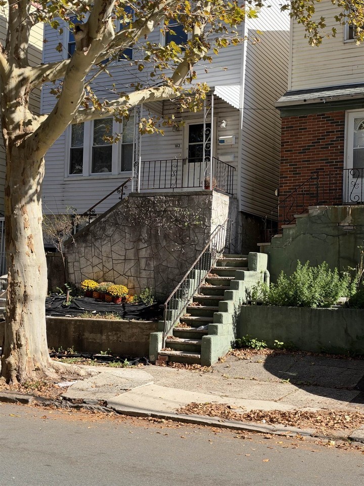 182 Terrace Ave #2
