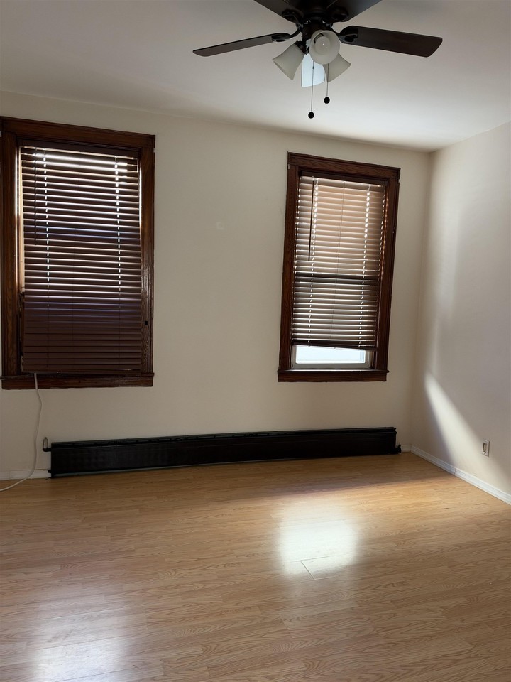182 Terrace Ave #2 - Photo 2 of 7