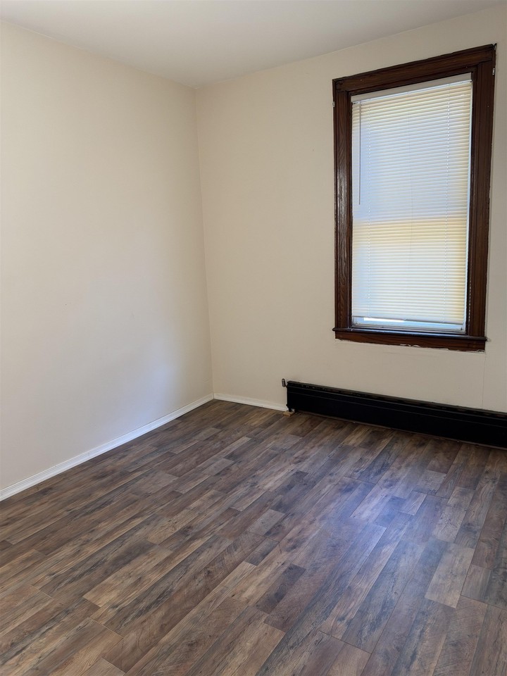 182 Terrace Ave #2 - Photo 6 of 7