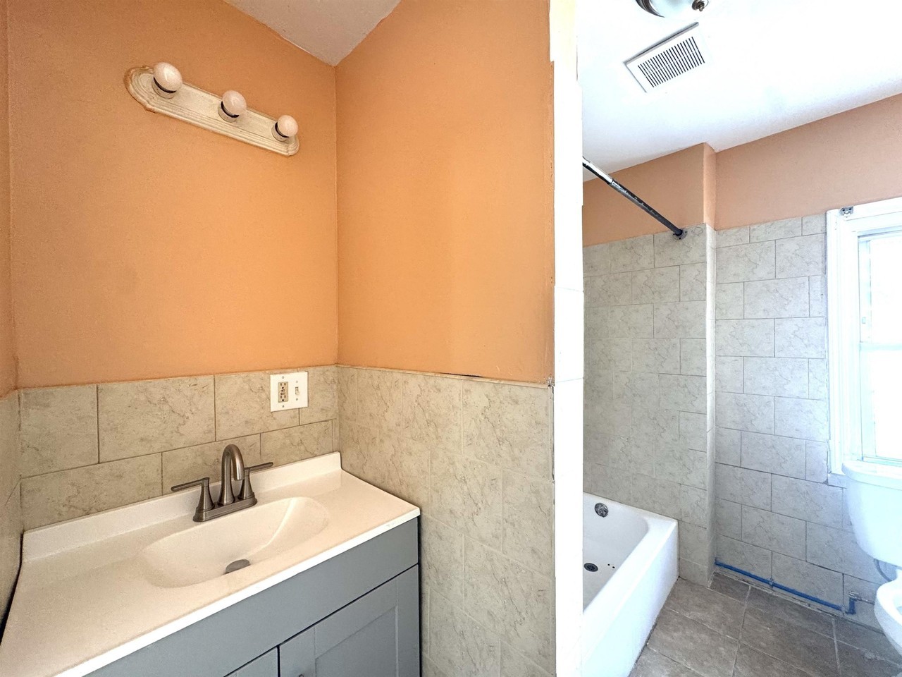 82 Woodlawn Ave - Photo 7 of 8