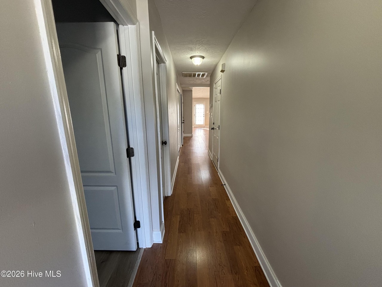 826 Bryan Cir - Photo 2 of 12