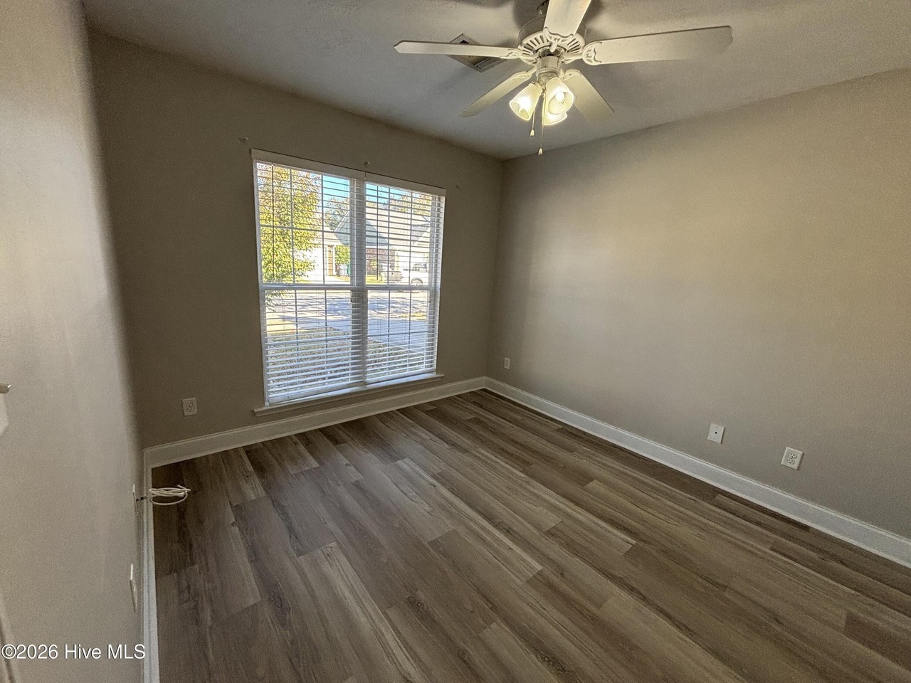 826 Bryan Cir - Photo 3 of 12