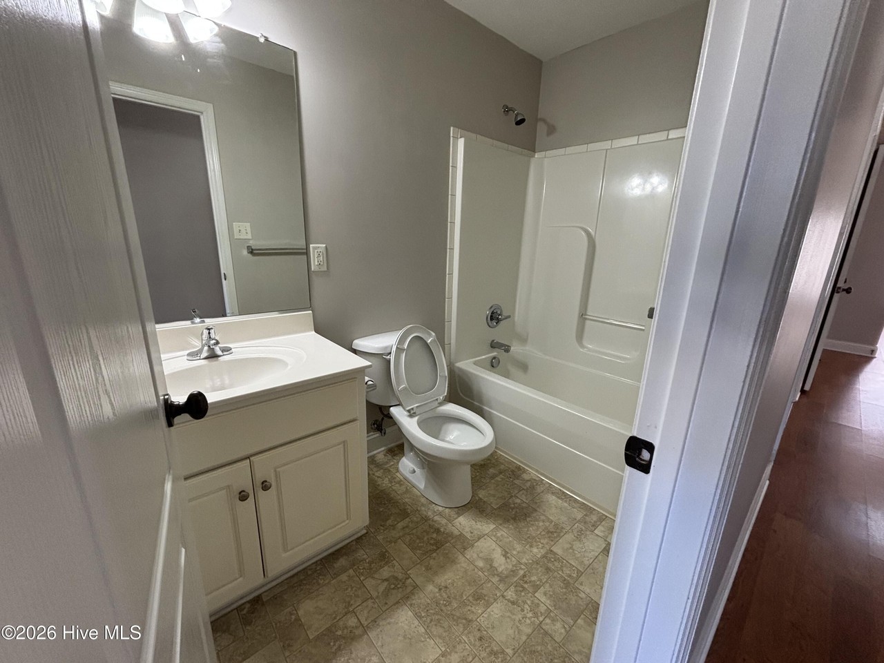 826 Bryan Cir - Photo 4 of 12