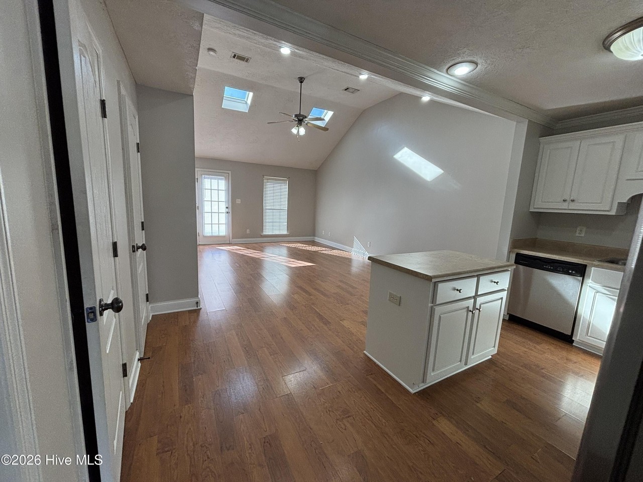 826 Bryan Cir - Photo 5 of 12