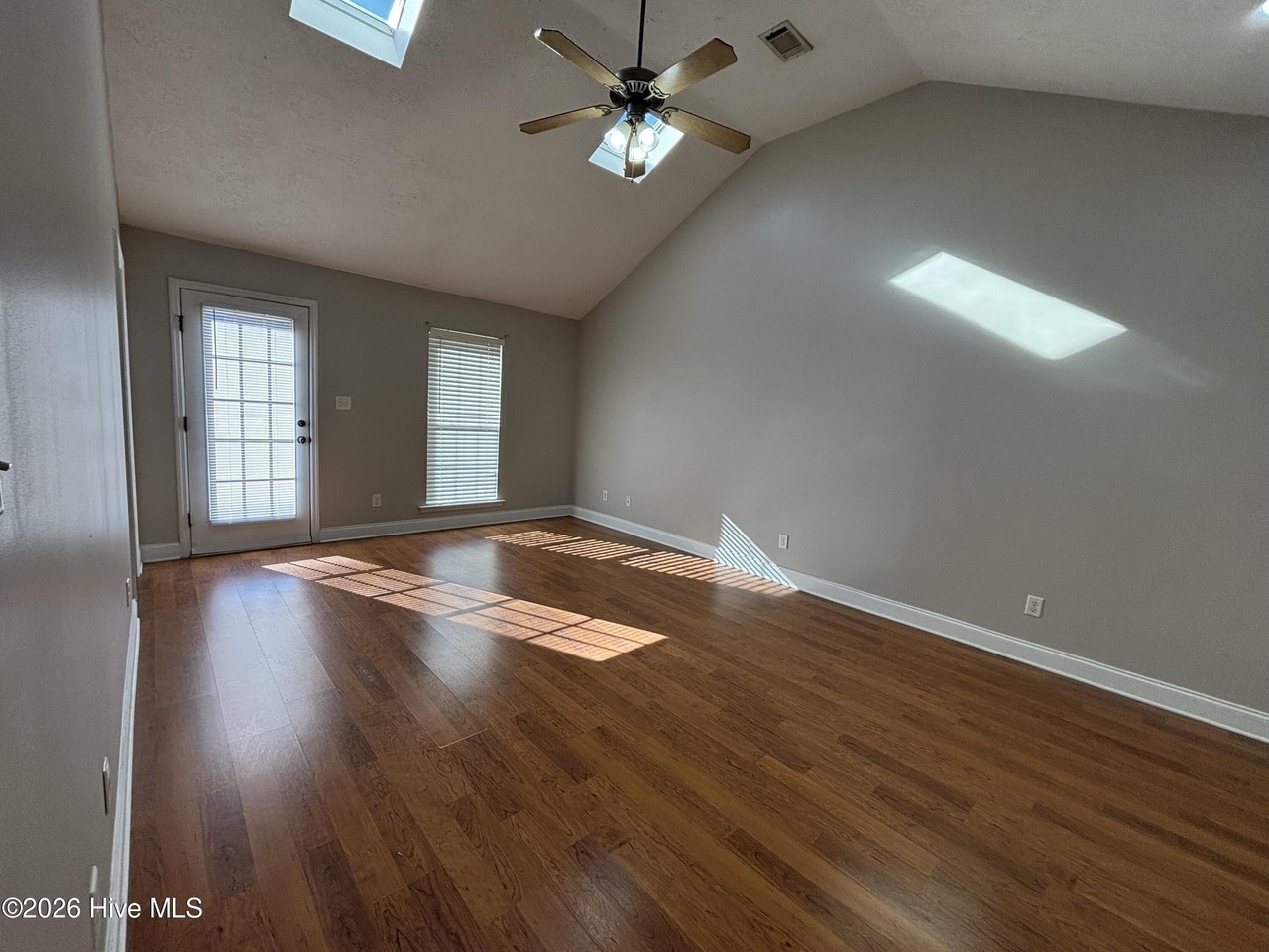 826 Bryan Cir - Photo 6 of 12