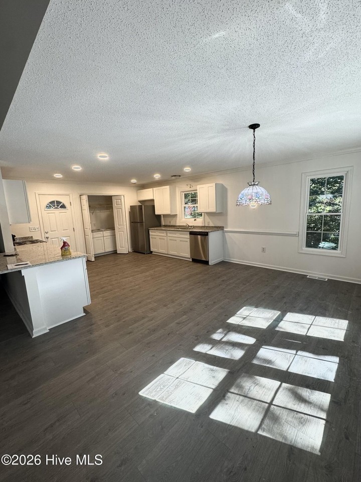704 Valley Brook Rd - Photo 3 of 5