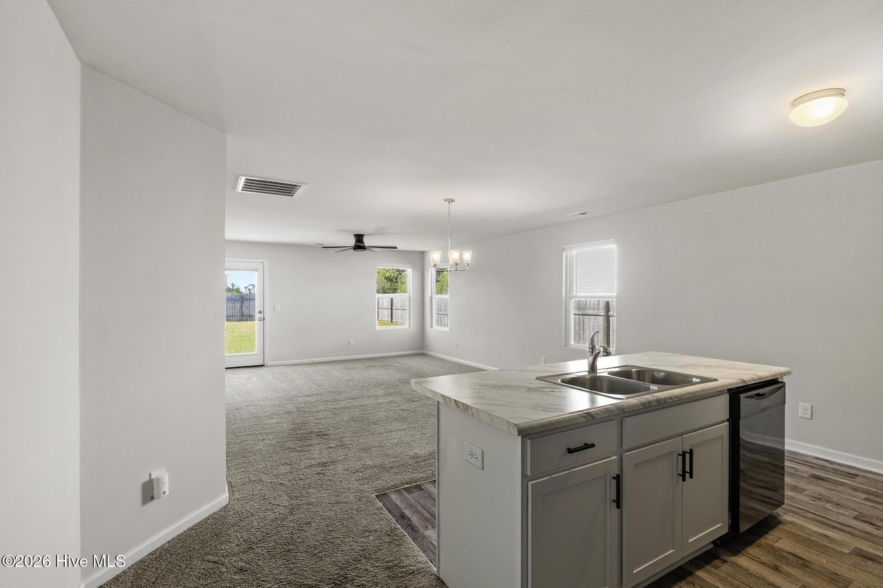 303 Range Cir - Photo 4 of 21