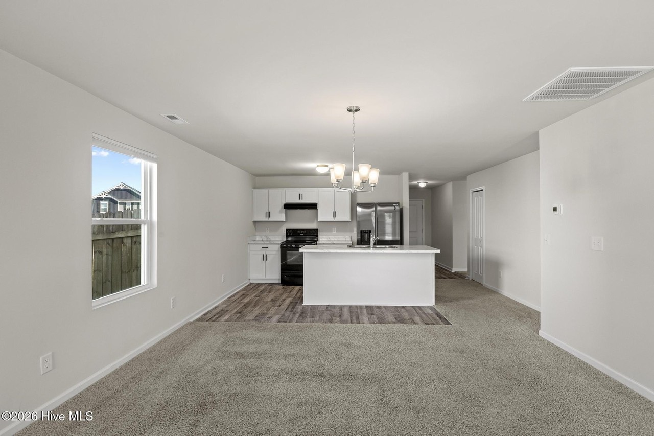 303 Range Cir - Photo 5 of 21
