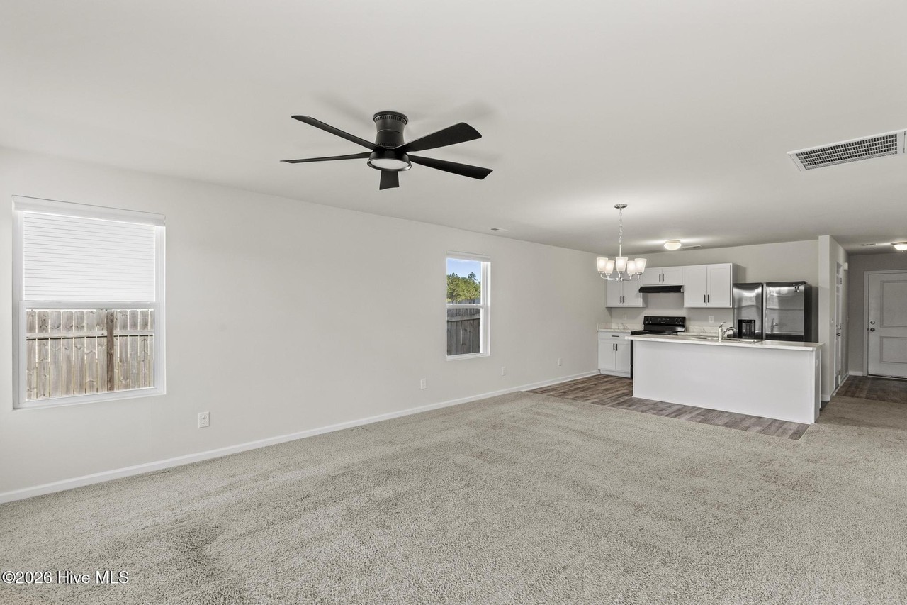 303 Range Cir - Photo 6 of 21