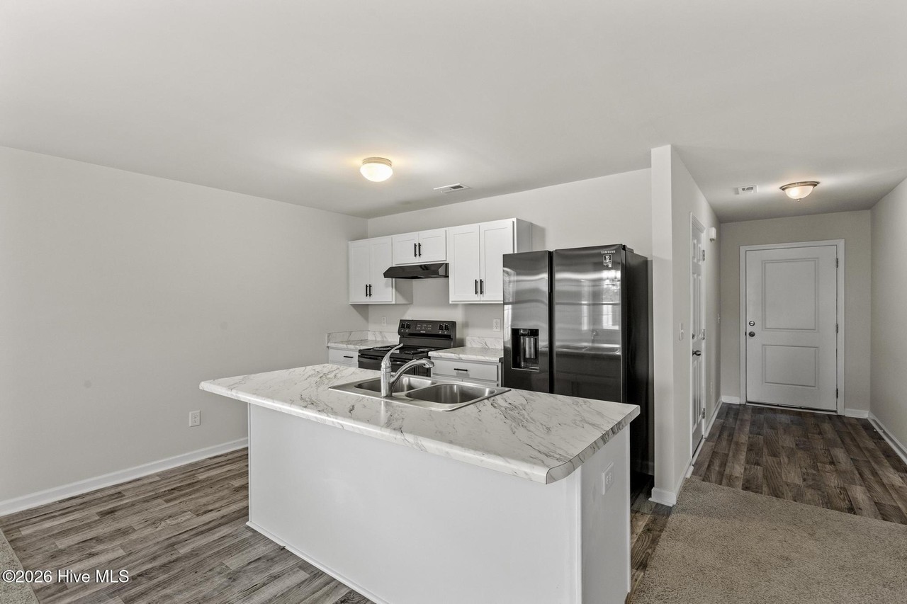 303 Range Cir - Photo 7 of 21