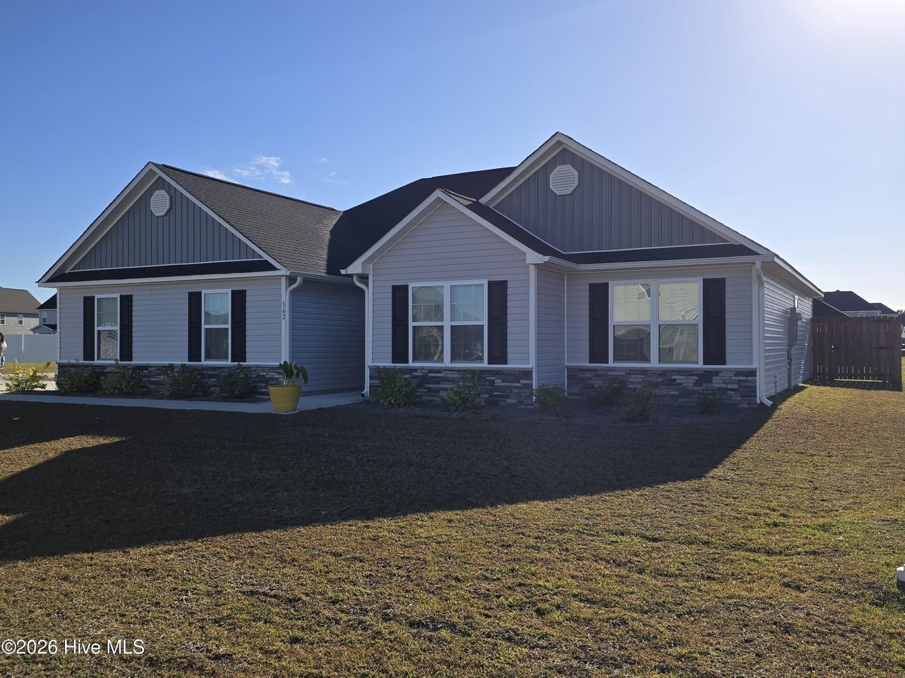 562 Appalachian Trl N - Photo 3 of 28