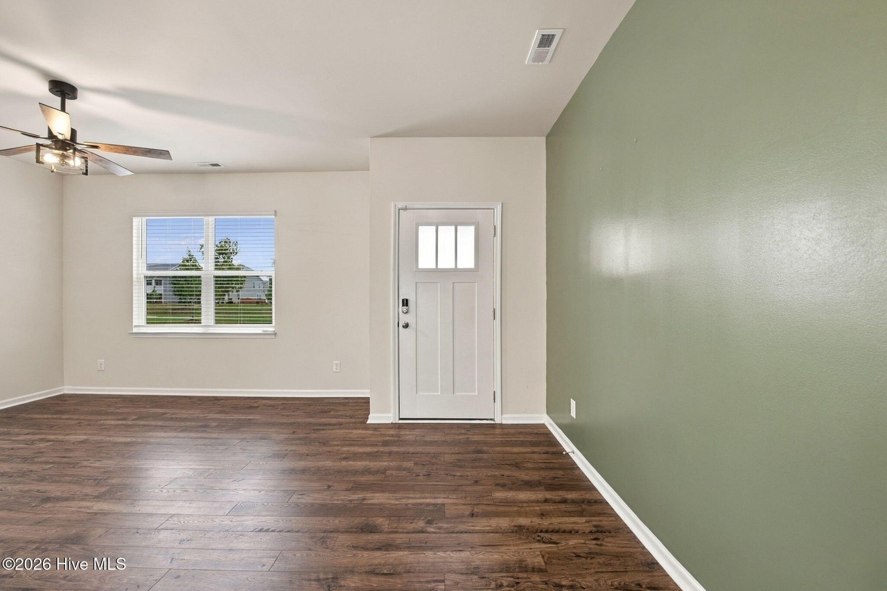 2011 Clock Rd - Photo 3 of 32