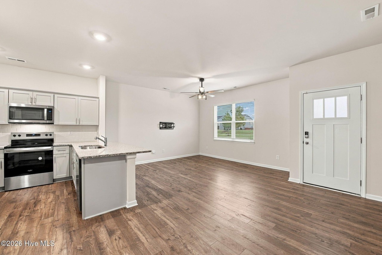 2011 Clock Rd - Photo 5 of 32