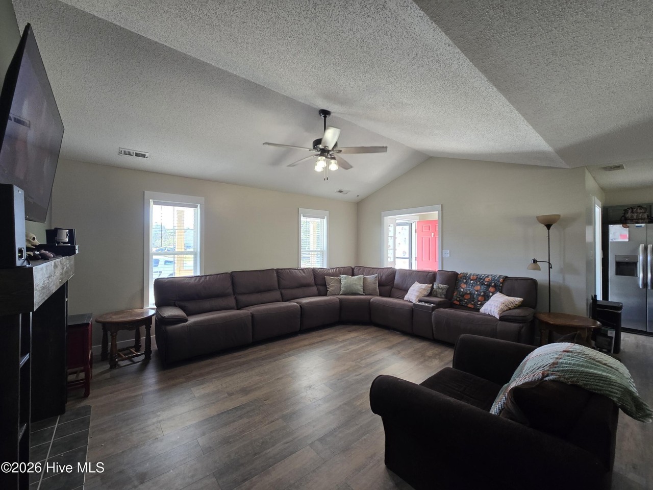 116 Goldie Ln - Photo 6 of 21
