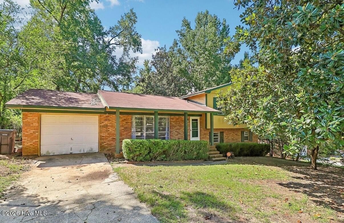 3762 Fairington Dr - Photo 2 of 34