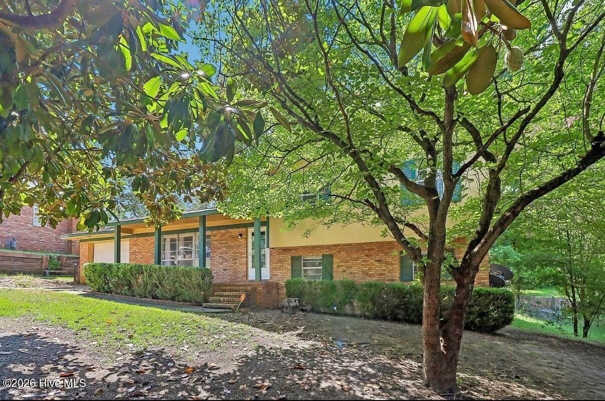 3762 Fairington Dr - Photo 3 of 34