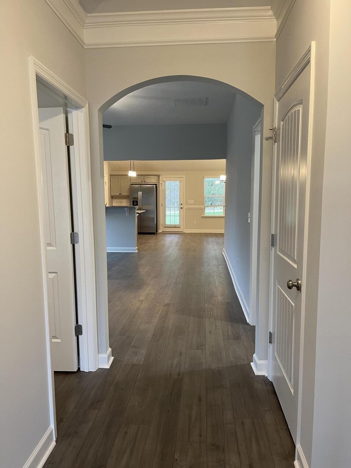 811 811 Wildberry Lane Drive - Photo 2 of 22