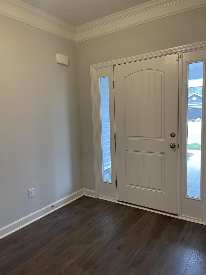 811 811 Wildberry Lane Drive - Photo 3 of 22