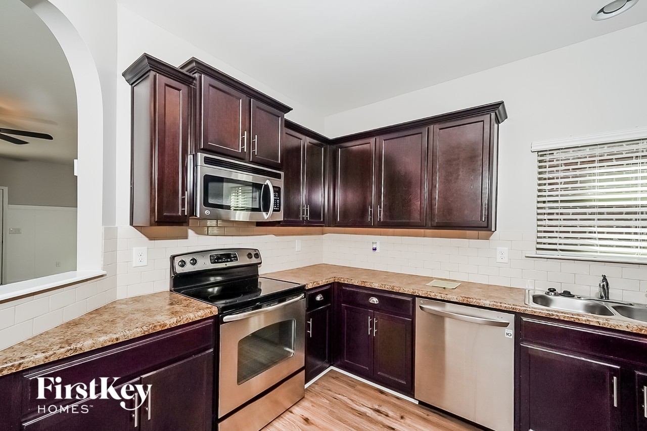 327 Glen Cross Way - Photo 5 of 15