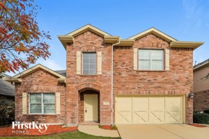 featured image of 1617 Bluebird Dr