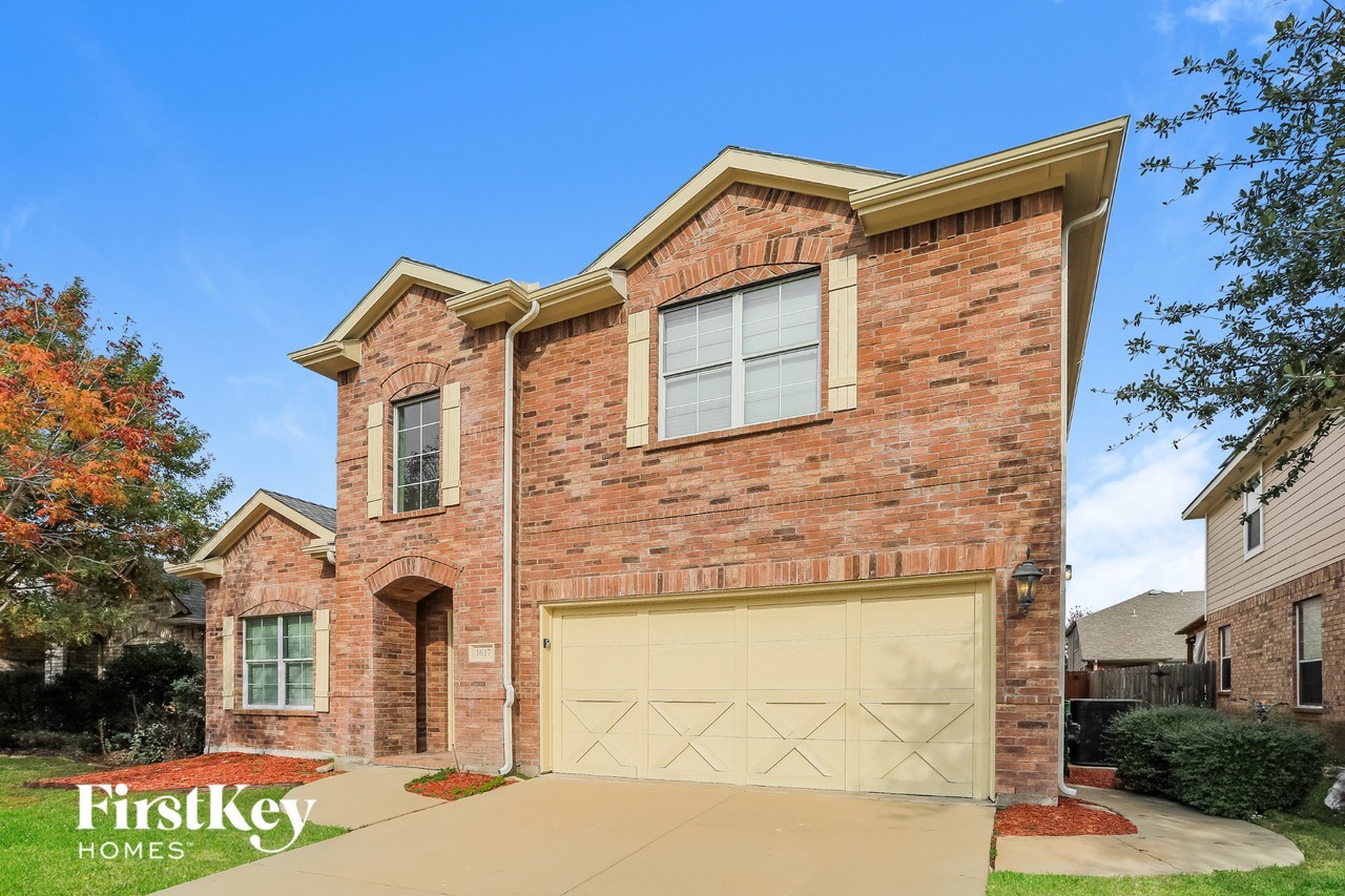 1617 Bluebird Dr - Photo 2 of 15
